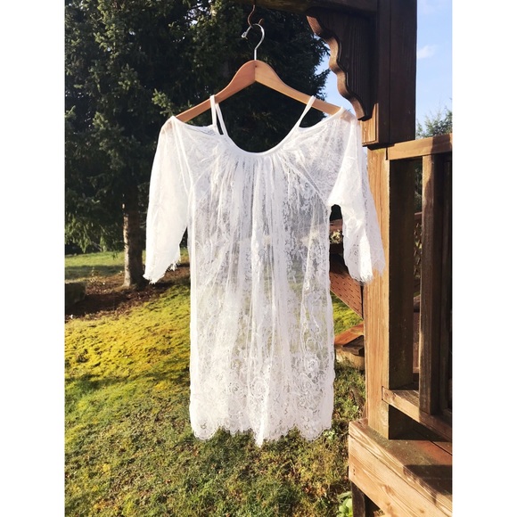 Unbranded Dresses & Skirts - New in package white Lacy boho off shoulder dress